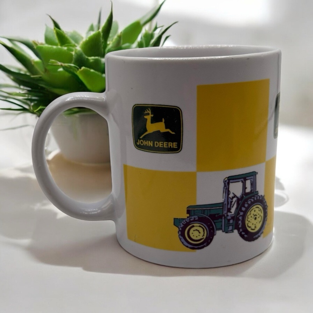 JOHN DEERE “NOTHING RUNS LIKE A DEERE” TRACTOR MUG BY GIBSON